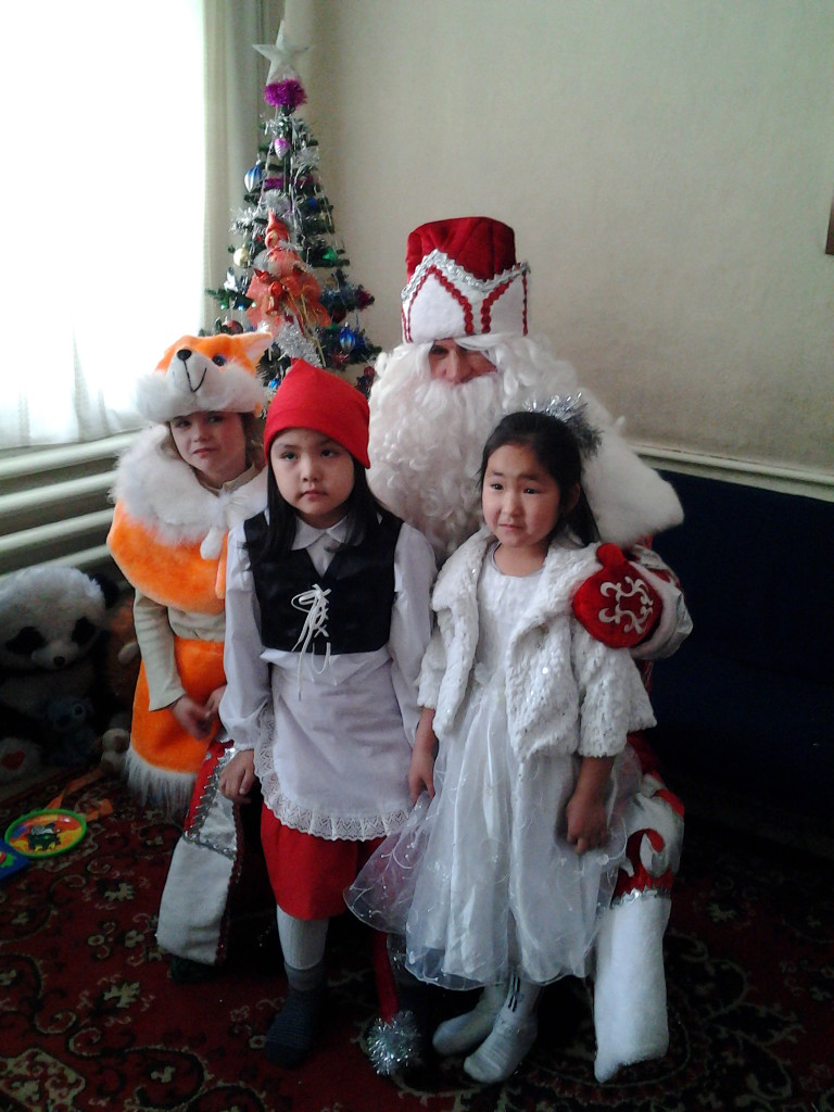 Заказ Деда Мороза и Снегурочки для поздравления в Алматы